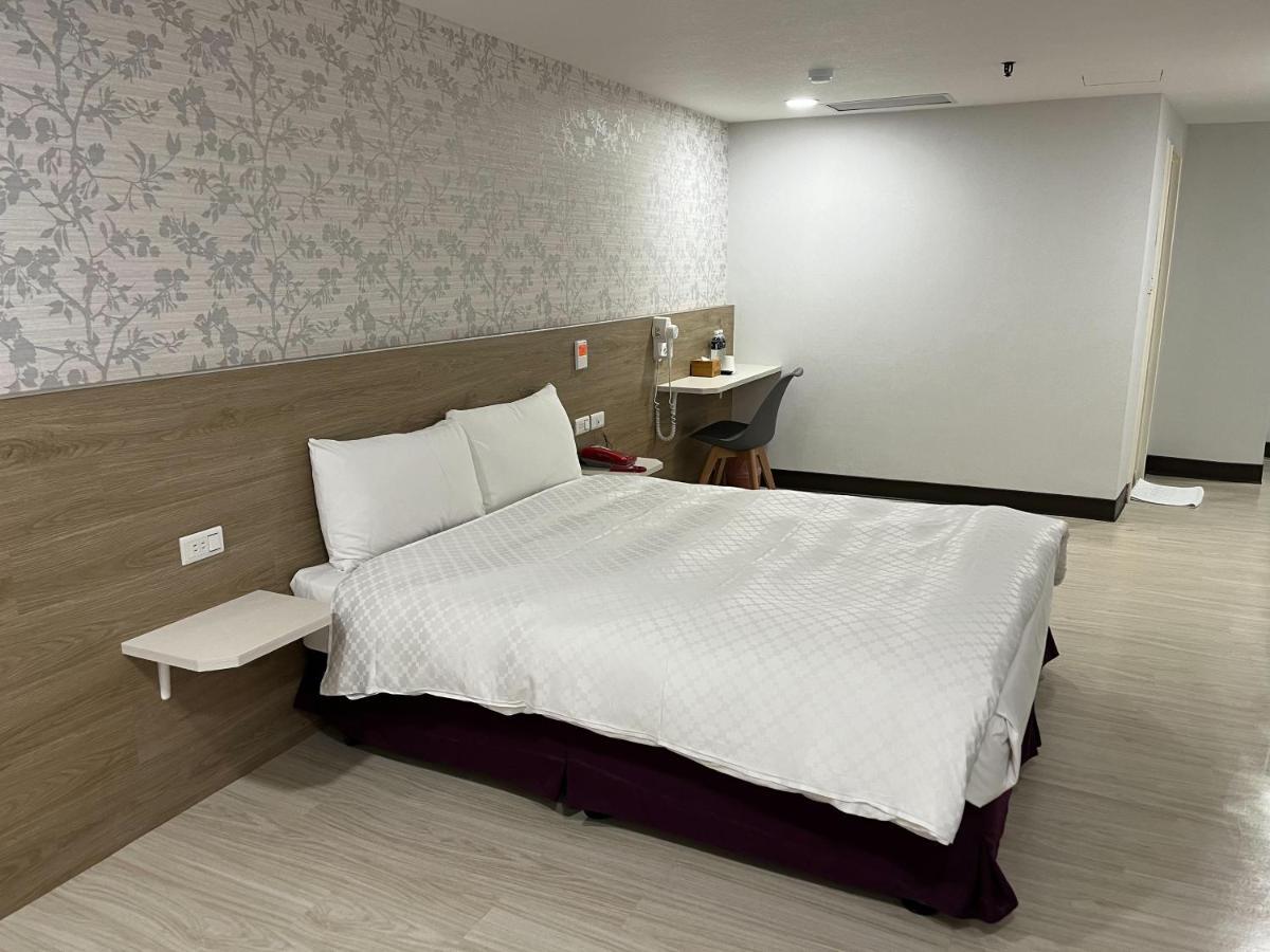 Tie Dao Hotel Tainan Buitenkant foto