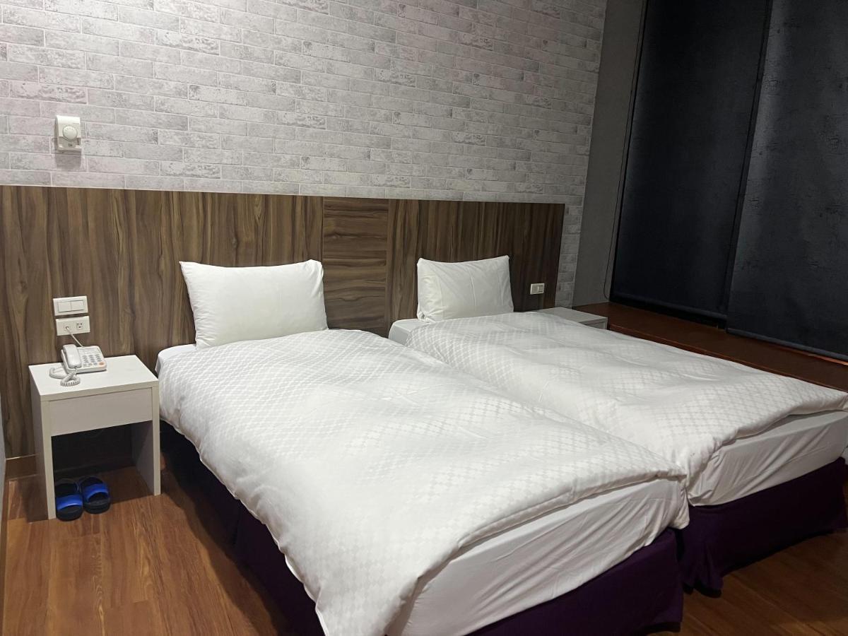Tie Dao Hotel Tainan Buitenkant foto