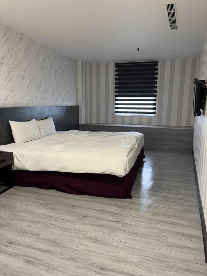Tie Dao Hotel Tainan Buitenkant foto