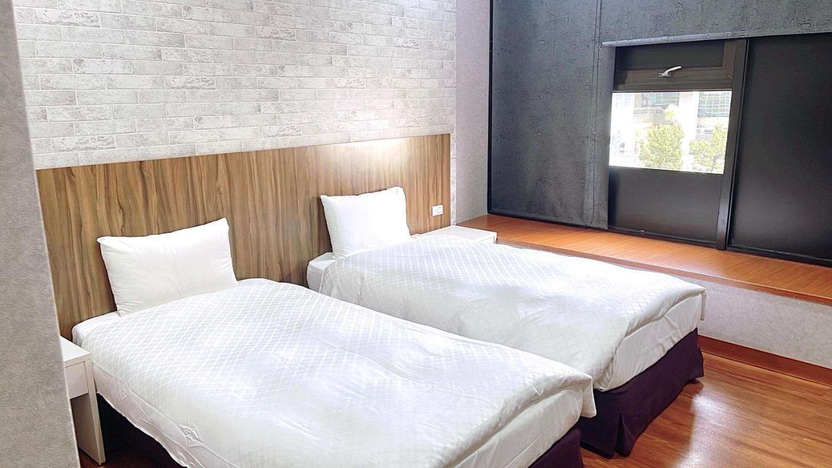 Tie Dao Hotel Tainan Buitenkant foto