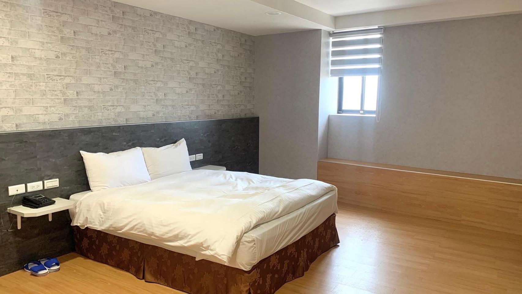Tie Dao Hotel Tainan Buitenkant foto