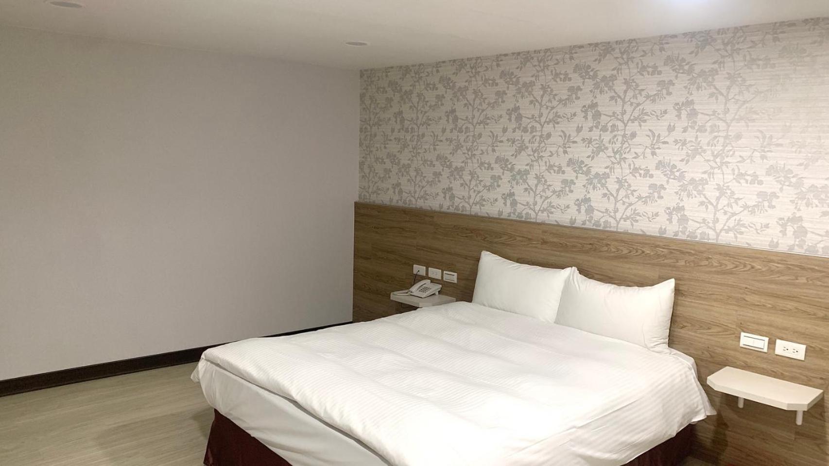 Tie Dao Hotel Tainan Buitenkant foto