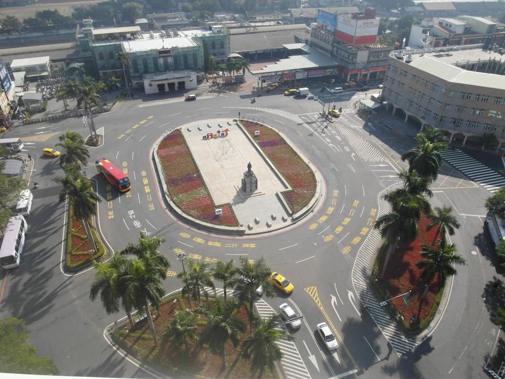 Tie Dao Hotel Tainan Buitenkant foto