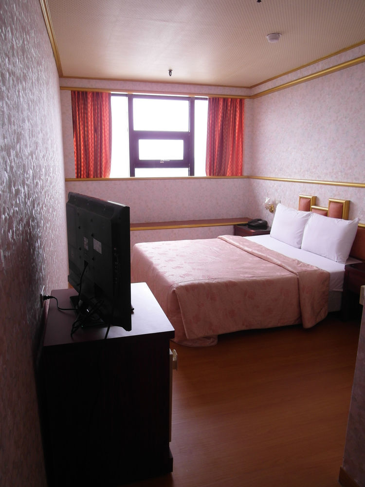Tie Dao Hotel Tainan Buitenkant foto